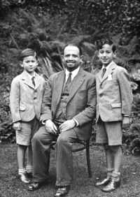 David Romney, his Uncle Chaim, and his brother Monty